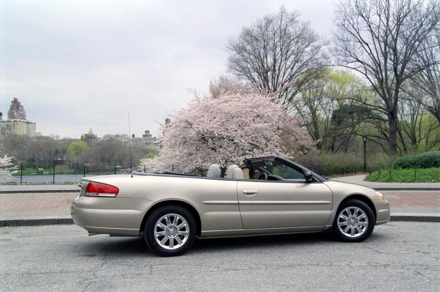  Chrysler Sebring Convertible 2004 года  (фото 16 из 19)